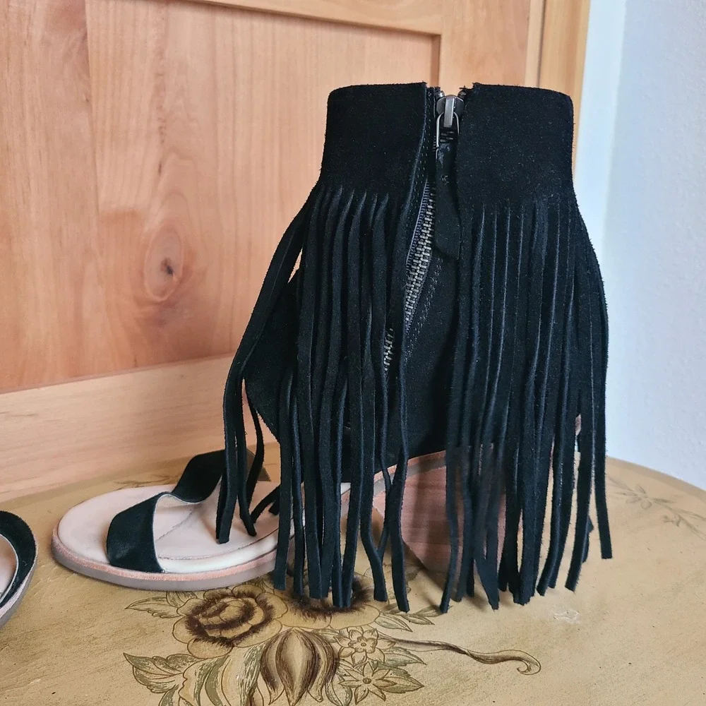 Koolaburra UGG Piaz II US‎ 11 Black Suede Fringe Heel Sandals Boho Festival